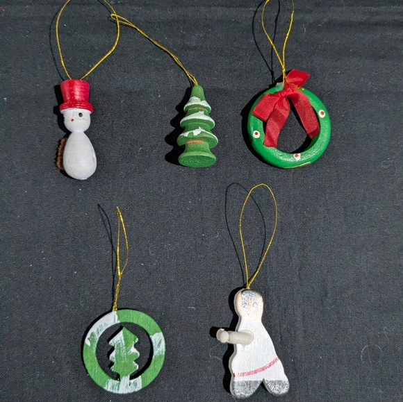 25 Wooden Miniature Christmas tree ornaments Christmas Themed - Picture 6 of 7
